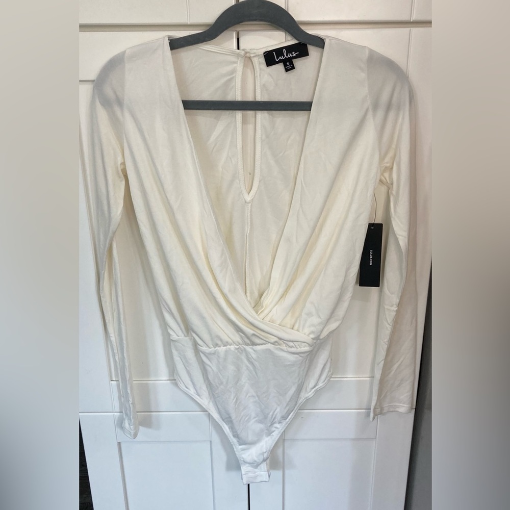 Lulu’s Ivory Long Sleeve Bodysuit Size‎ Small